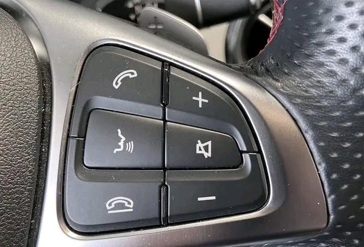 1000022750.jpg Mercedes-Benz GLA