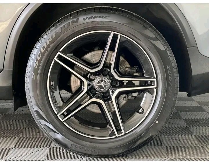 1000022782.jpg Mercedes-Benz GLC