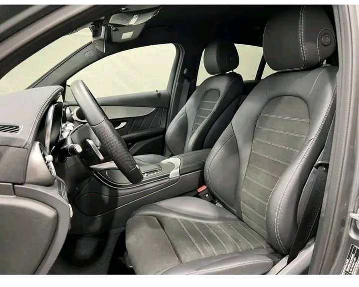 1000022783.jpg Mercedes-Benz GLC