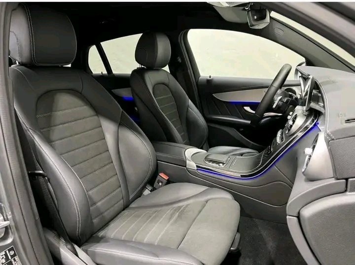 1000022789.jpg Mercedes-Benz GLC