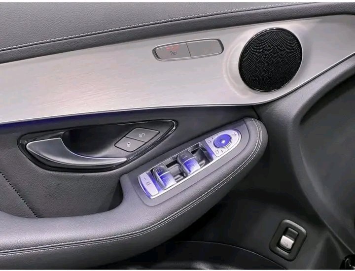 1000022790.jpg Mercedes-Benz GLC