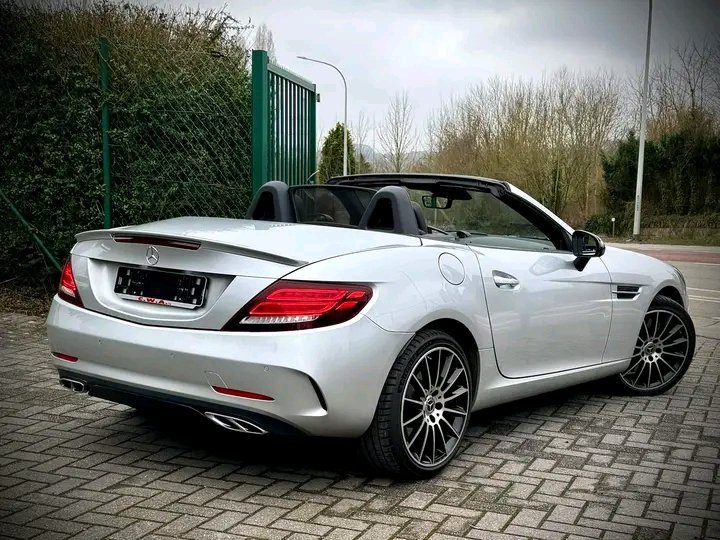Mercedes-Benz SLC200