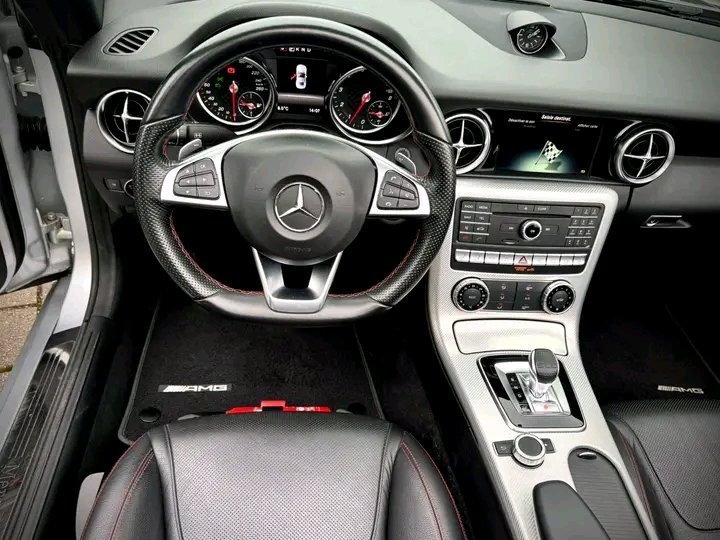 Mercedes-Benz SLC200