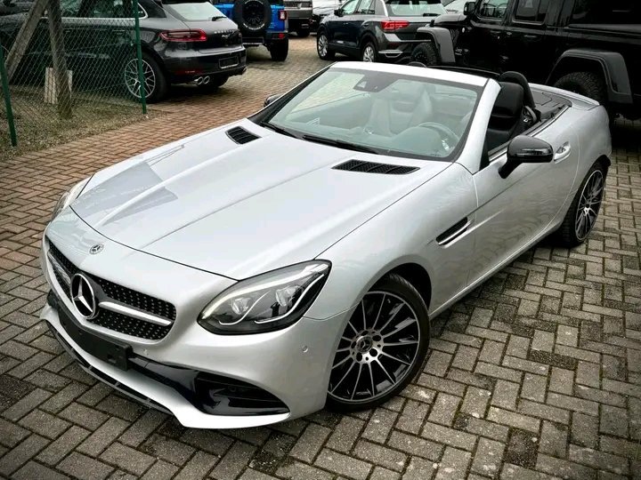 Mercedes-Benz SLC200