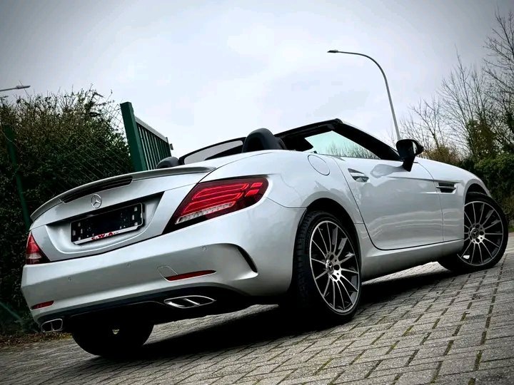 Mercedes-Benz SLC200
