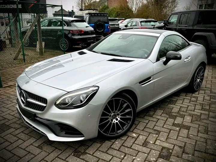 Mercedes-Benz SLC200