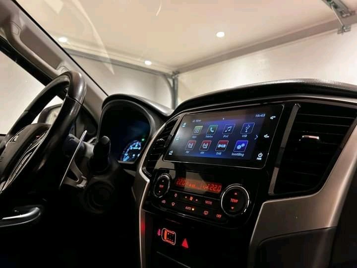 1000023625.jpg Mitsubishi L200