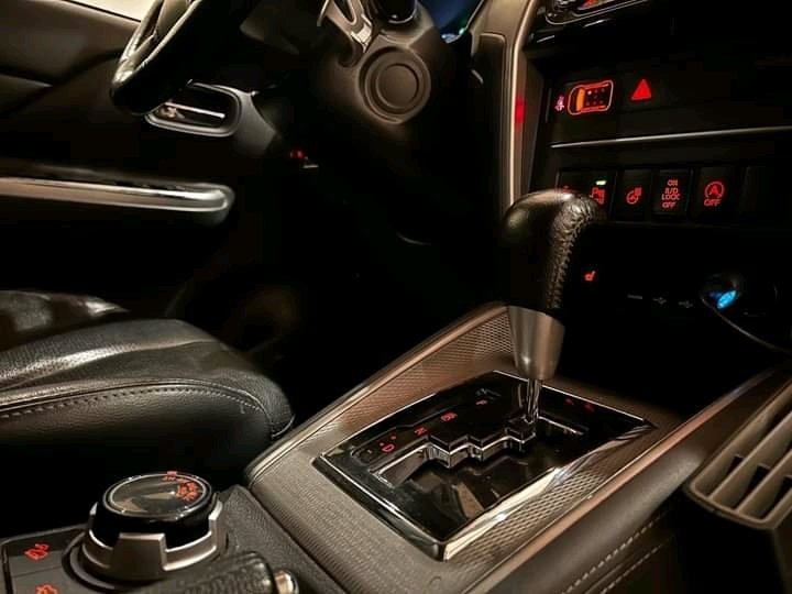 1000023627.jpg Mitsubishi L200