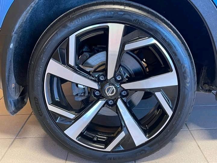 1000023872.jpg Nissan Qashqai