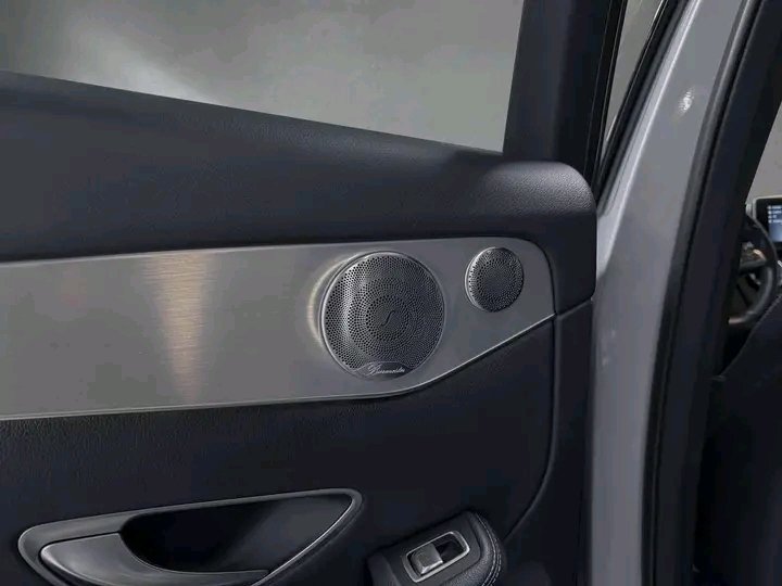 1000024383.jpg Mercedes-Benz GLC