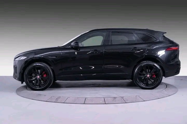 1000024418.jpg Jaguar F-PACE