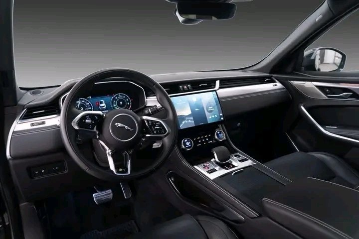 1000024423.jpg Jaguar F-PACE