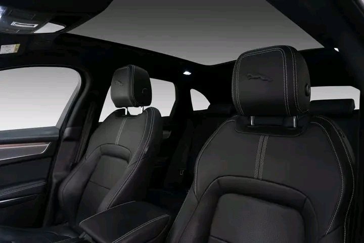 1000024425.jpg Jaguar F-PACE