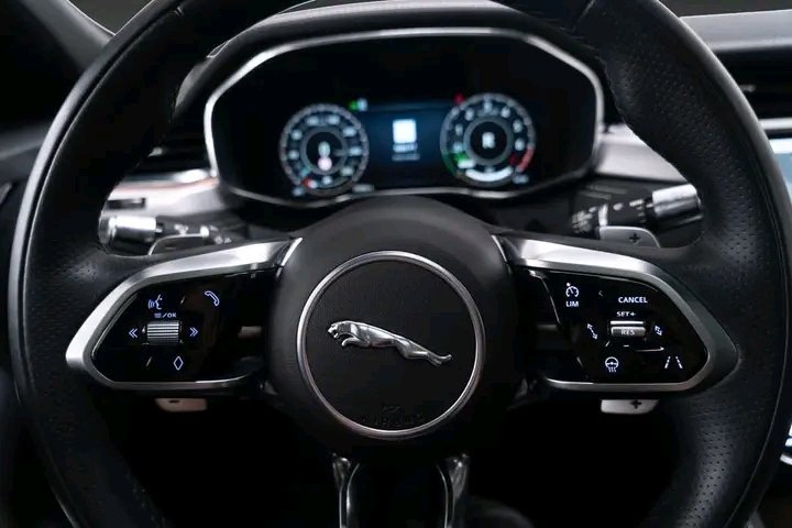 1000024433.jpg Jaguar F-PACE