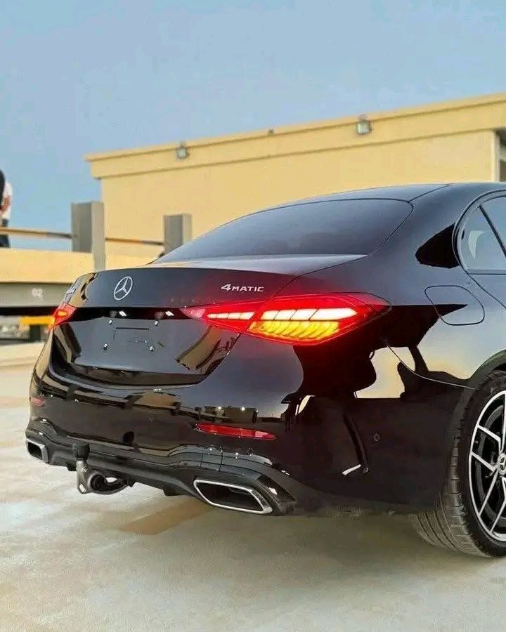 1000024447.jpg MERCEDES C220 4MATIC