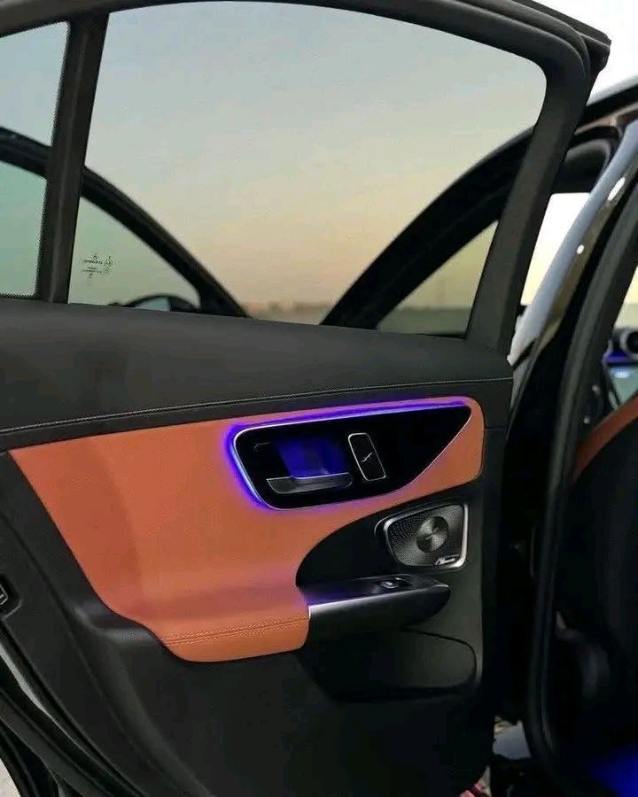 1000024453.jpg MERCEDES C220 4MATIC