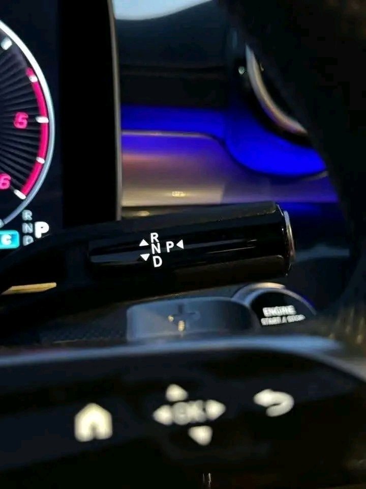 1000024457.jpg MERCEDES C220 4MATIC