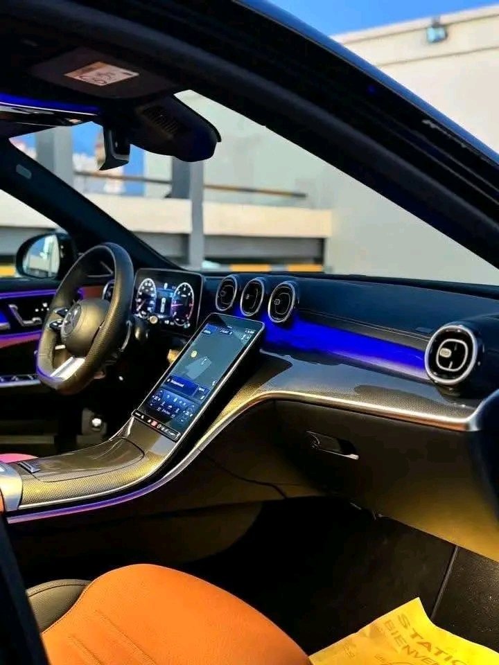 1000024459.jpg MERCEDES C220 4MATIC