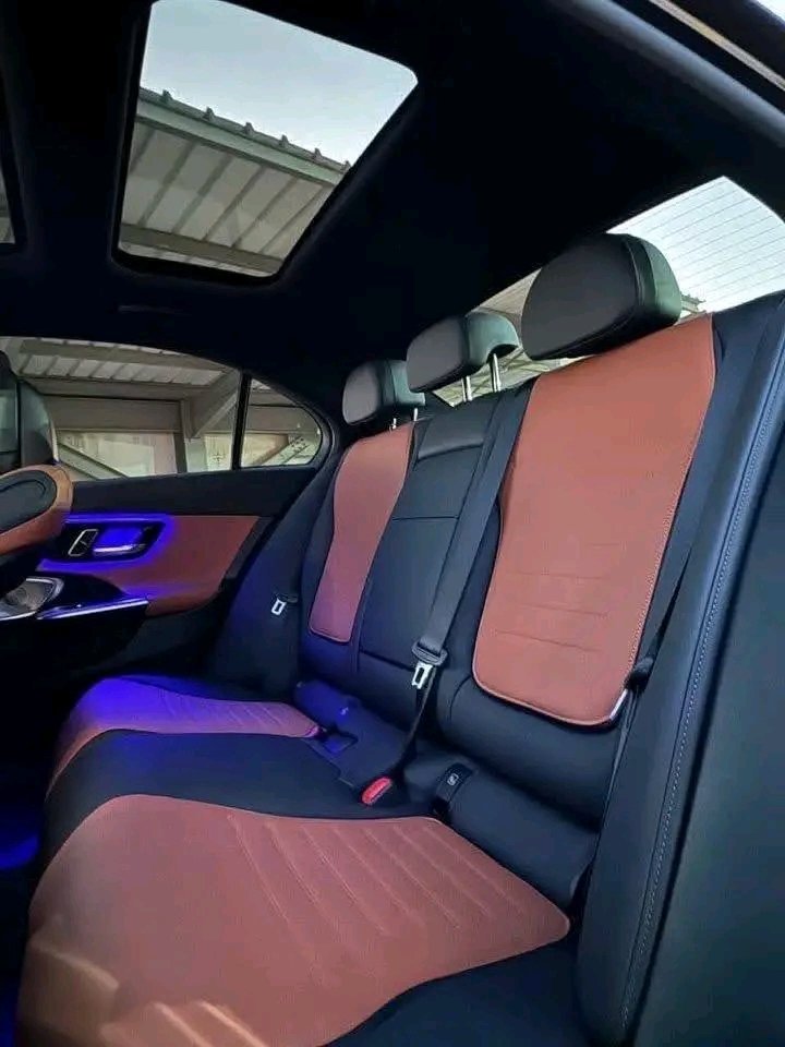 1000024460.jpg MERCEDES C220 4MATIC