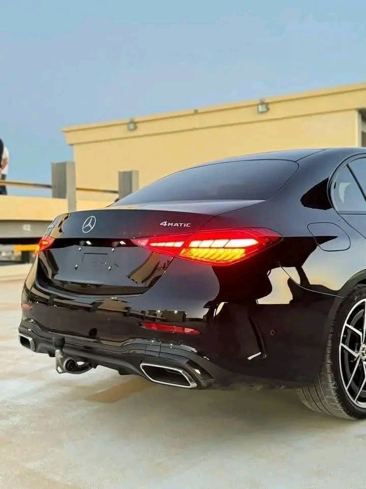 1000024466.jpg MERCEDES C220 4MATIC