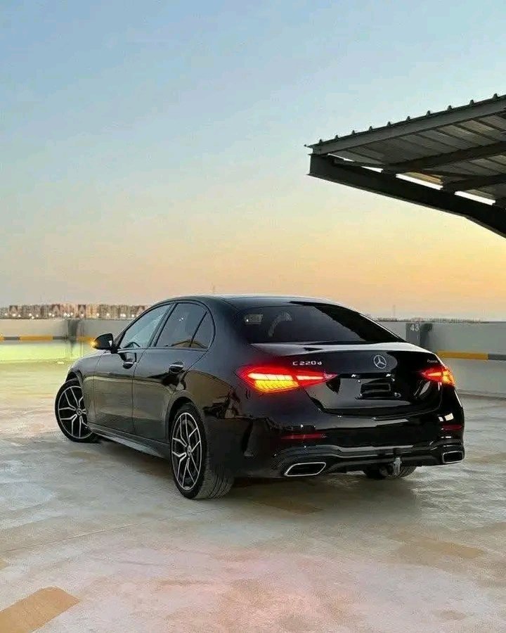 1000024467.jpg MERCEDES C220 4MATIC