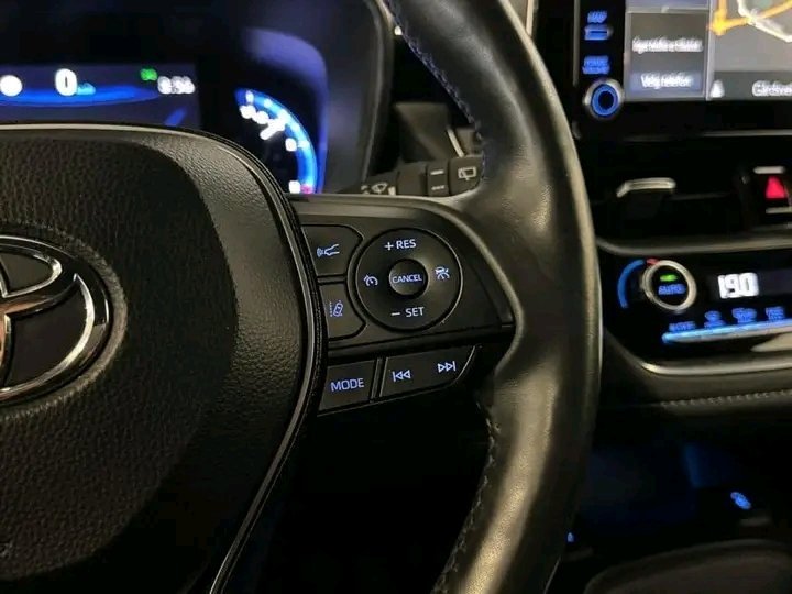 1000024932.jpg Toyota Corolla