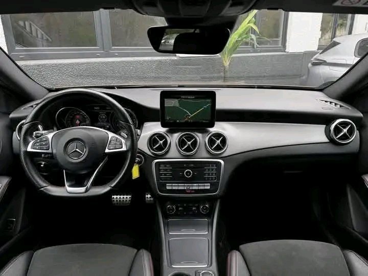 1000025113.jpg MERCEDES-BENZ GLA 180