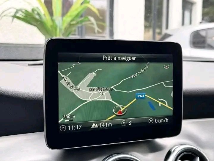 1000025119.jpg MERCEDES-BENZ GLA 180