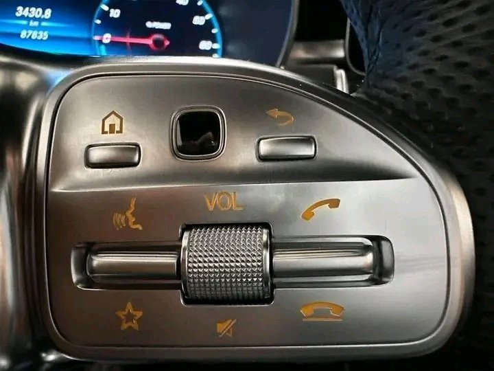 1000025163.jpg Mercedes-Benz GLC