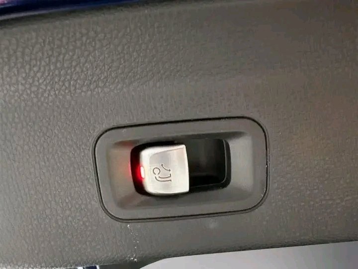 1000025172.jpg Mercedes-Benz GLC