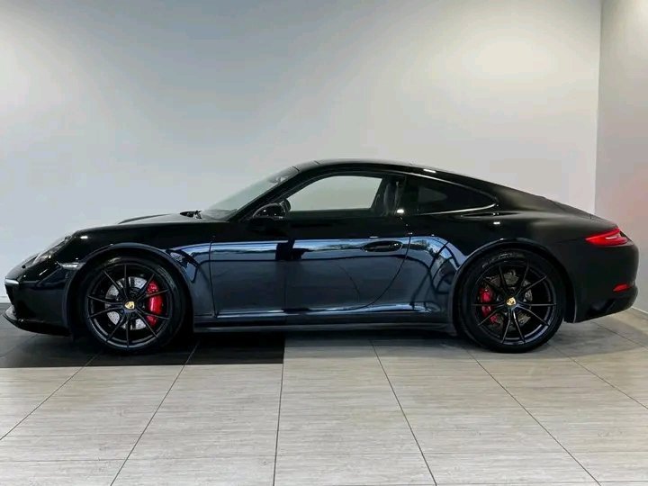 Porsche 911 CARERRA