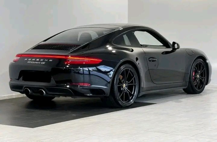 Porsche 911 CARERRA