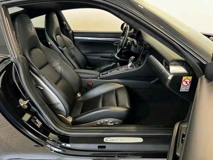 Porsche 911 CARERRA