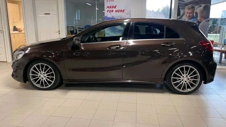 1000025206.jpg Mercedes-Benz A180