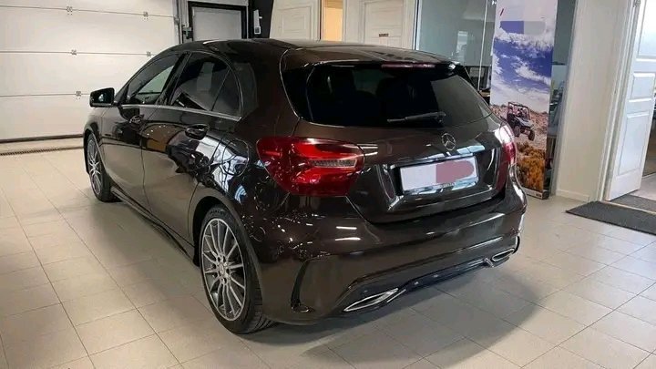 1000025208.jpg Mercedes-Benz A180