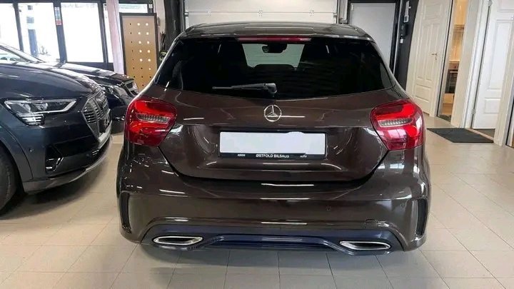 1000025209.jpg Mercedes-Benz A180