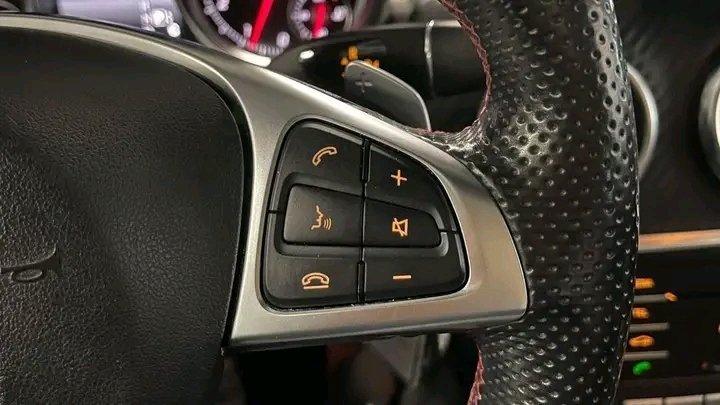 1000025213.jpg Mercedes-Benz A180