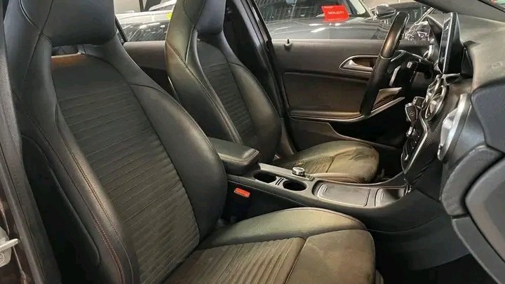 1000025216.jpg Mercedes-Benz A180