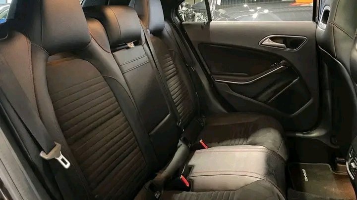 1000025217.jpg Mercedes-Benz A180