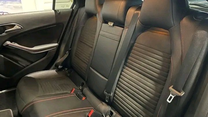 1000025218.jpg Mercedes-Benz A180