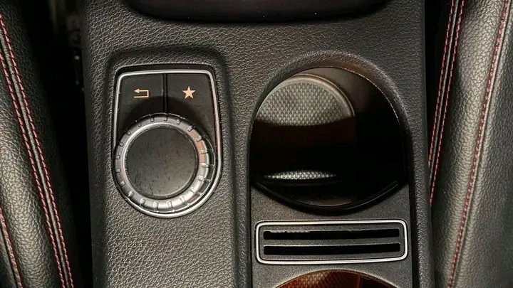 1000025225.jpg Mercedes-Benz A180