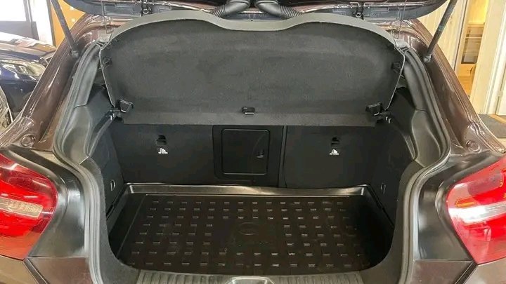 1000025227.jpg Mercedes-Benz A180