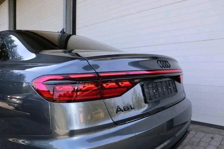 Audi A8L