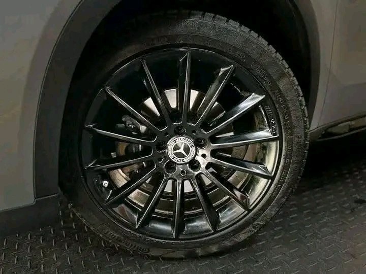 1000025533.jpg Mercedes-Benz GLA