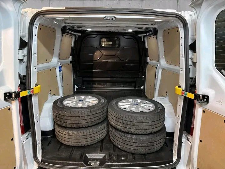 1000025586.jpg Ford Transit Custom