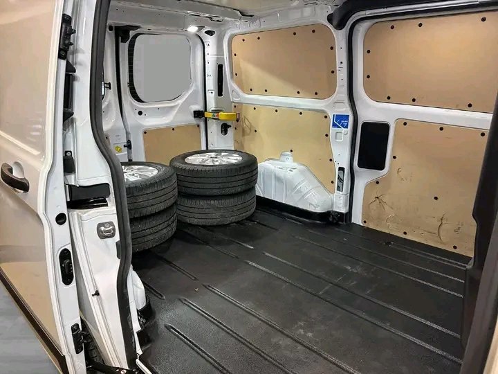 1000025587.jpg Ford Transit Custom