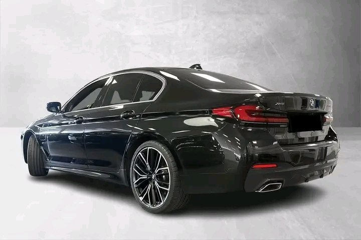 1000025654.jpg BMW 5-series