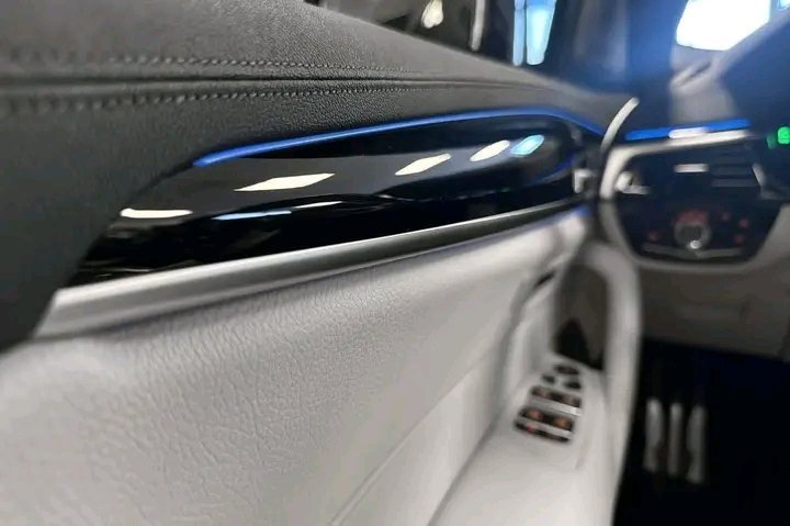 1000025673.jpg BMW 5-series