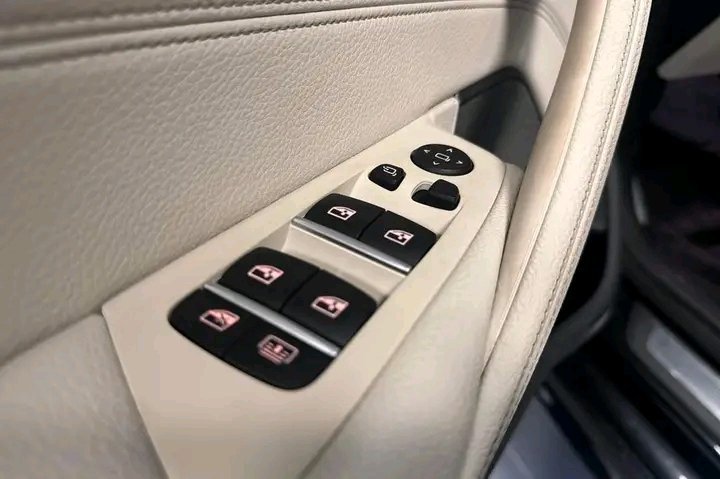 1000025675.jpg BMW 5-series