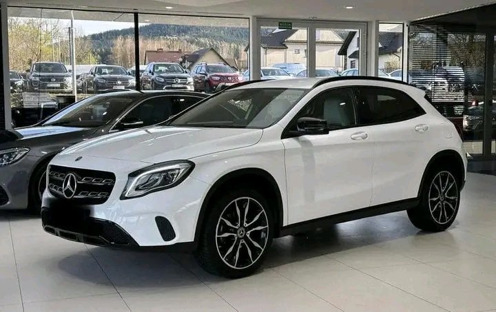 Mercedes-Benz GLA 200